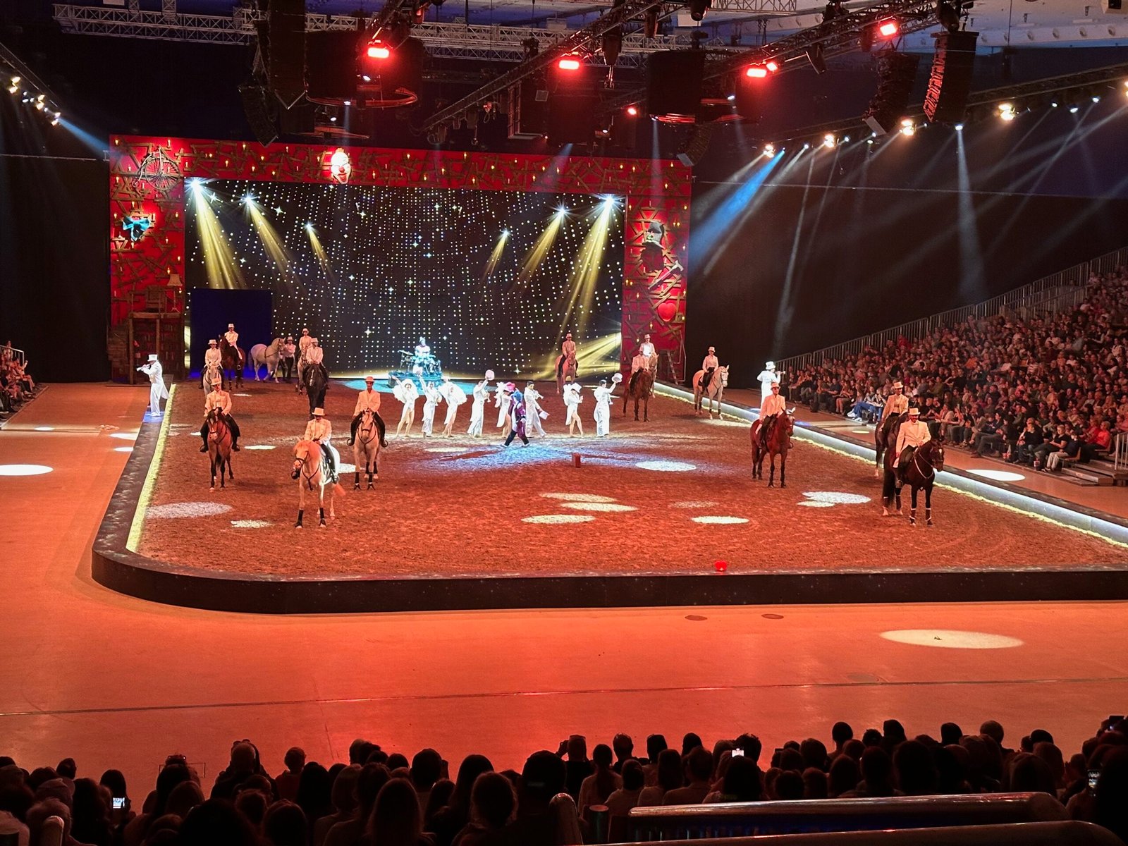 Horses and performers at the Cavalluna show